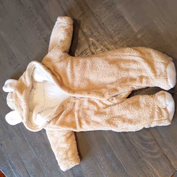 Plush baby bunting with hood - Picture 1 of 5